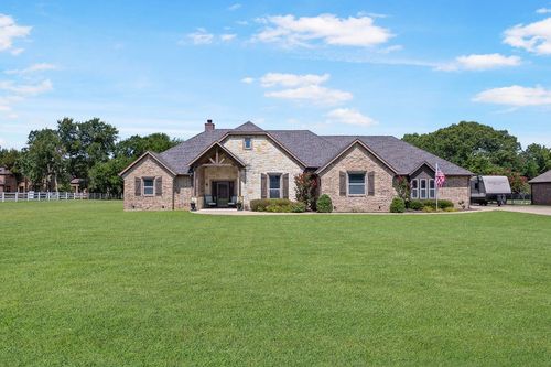 577 Hidden Lakes Blvd, Gunter, TX, 75058-3061 | Card Image