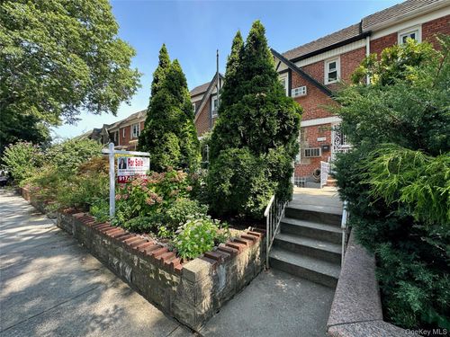 82 Eliot Ave, Middle Village, NY, 11379-1437 | Card Image