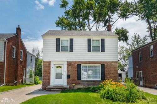 19282 Raymond St, Grosse Pointe Woods, MI, 48236-1928 | Card Image