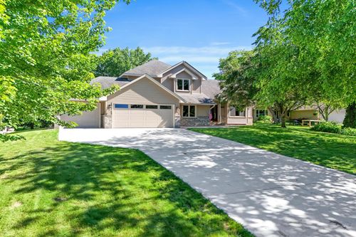 12401 94th Ave N, Maple Grove, MN, 55369-7140 | Card Image
