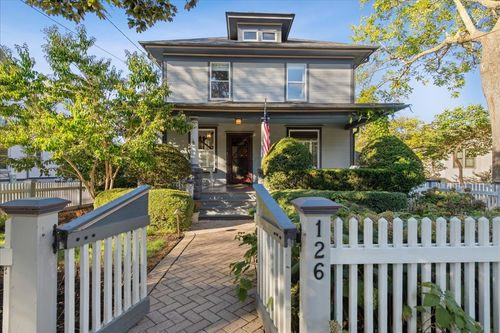 126 W Lake St, Barrington, IL, 60010-4328 | Card Image