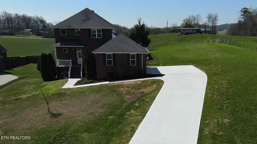 427 Montana Ct, Seymour, TN, 37865-4872 | Card Image