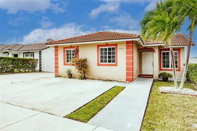 18274 Sw 143 Rd Place, House other with 4 bedrooms, 2 bathrooms and null parking in Miami FL | Image 2