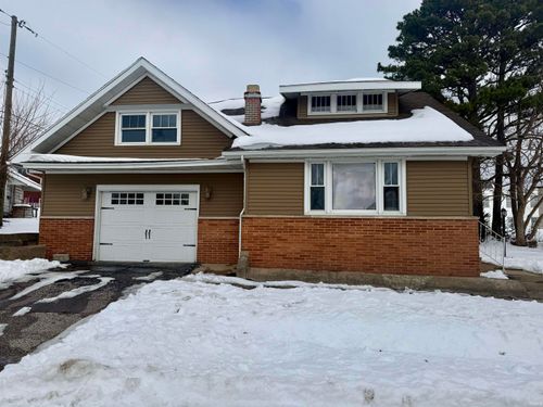 219 W Washington St, Oakland City, IN, 47660-1447 | Card Image