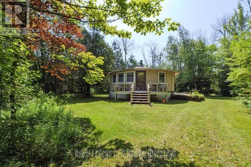 18 Young'S Drive, South Bruce Peninsula, ON, N0H1X0 | Card Image