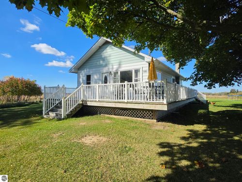 9201 E Jerseyville St, Shepherd, MI, 48883 | Card Image