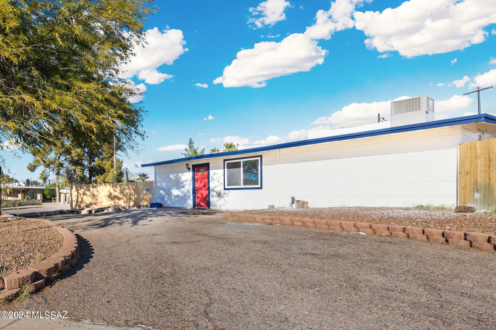 Valentine St, Tucson, AZ 85711