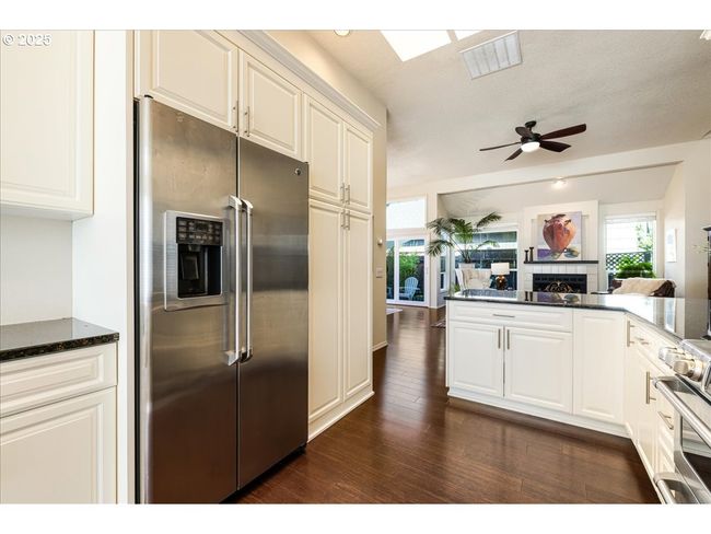5725 Windfield Loop, House other with 3 bedrooms, 2 bathrooms and 2 parking in Lake Oswego OR | Image 11