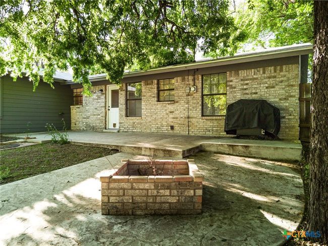 Backyard / Fire pit | Image 20