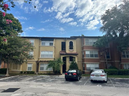 11-5124 Conroy Rd, ORLANDO, FL, 32811-3768 | Card Image