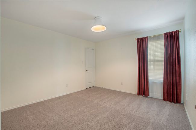 Empty room with light carpet | Image 28