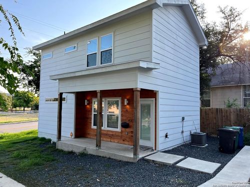 2507 E Commerce St, San Antonio, TX, 78203-1952 | Card Image