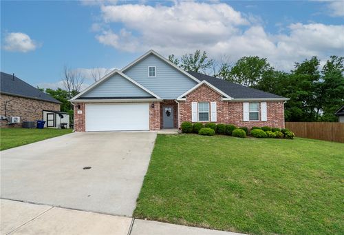 906 E Fallon St, Siloam Springs, AR, 72761-6036 | Card Image