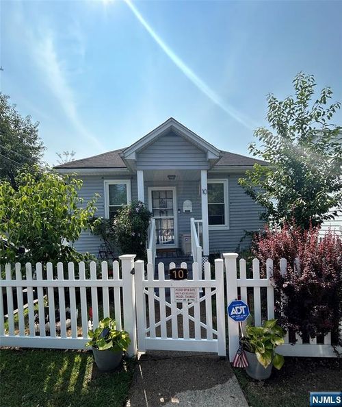 10 Ethel Ave, Hawthorne, NJ, 07506-2123 | Card Image