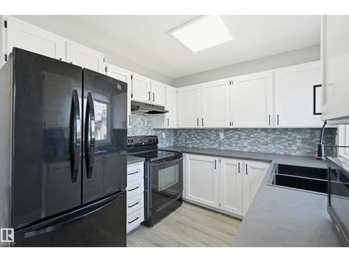 6453 180 St Nw, Edmonton, AB, T5T2P3 | Card Image