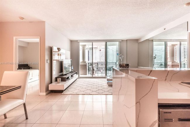APT-603 - 17555 Atlantic Blvd, Condo with 2 bedrooms, 2 bathrooms and null parking in Sunny Isles Beach FL | Image 10
