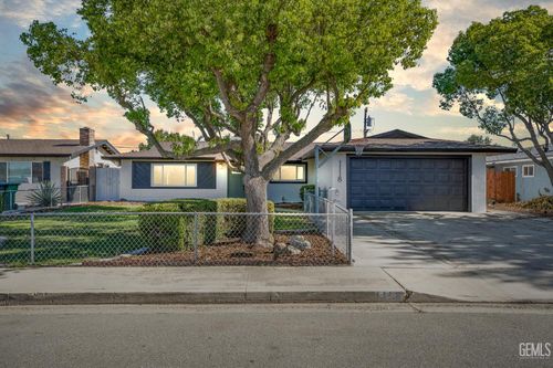 1118 State Ave, Shafter, CA, 93263-2440 | Card Image