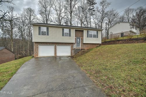 227 Valley Crest Drive, Mount Carmel, TN, 37645 | Card Image