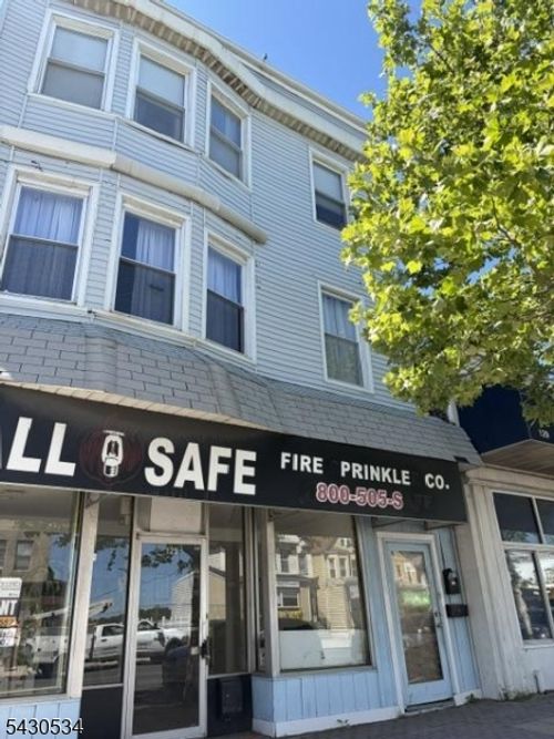 125 Washington Ave, Belleville, NJ, 07109-2927 | Card Image