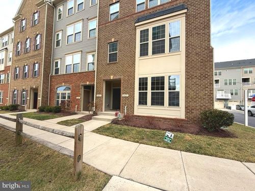 8021 Orchard Grove Rd, ODENTON, MD, 21113-3404 | Card Image