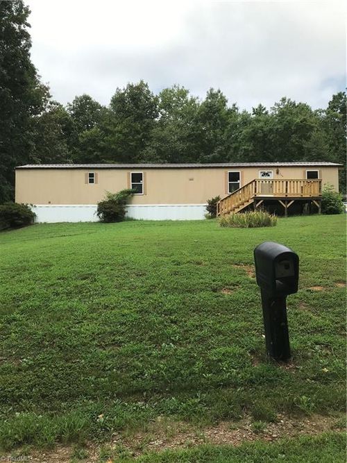 366 Sherwood Dr, Lexington, NC, 27292-7705 | Card Image