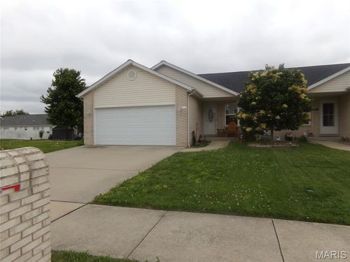 a-125 Auburn Ct, Highland, IL, 62249-3875 | Card Image