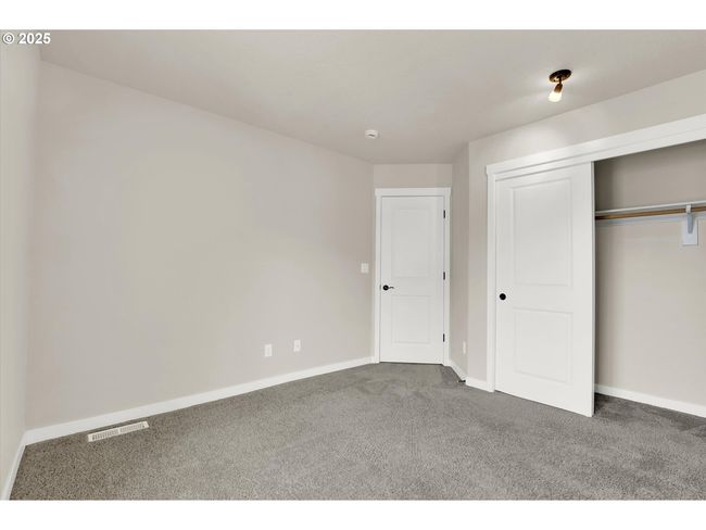 385 Sw Mitchum Ter, House other with 3 bedrooms, 3 bathrooms and 2 parking in Beaverton OR | Image 18
