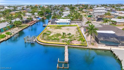 470 Madison Ct, FORT MYERS BEACH, FL, 33931-3643 | Card Image