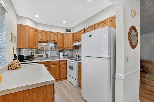 693 Burgundy O, Delray Beach, FL, 33484-4912 | Card Image