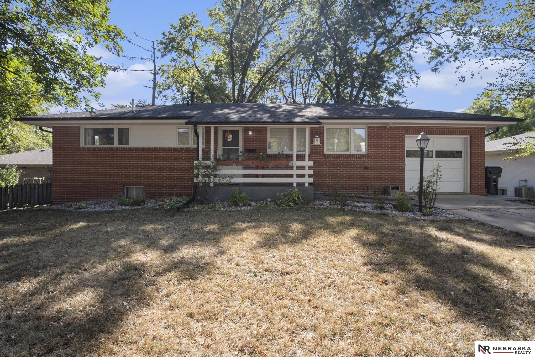 Morningside Dr, Lincoln, NE 68506