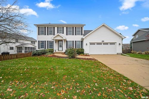 2012 Streamside Dr, Bettendorf, IA, 52722-8231 | Card Image
