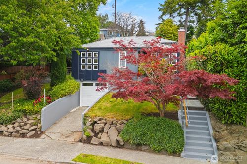 2804 Prosch Ave W, Seattle, WA, 98119-2042 | Card Image