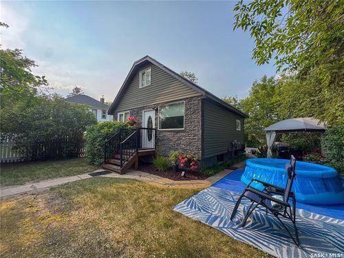 554 22nd St E, Prince Albert, SK, S6V1N7 | Card Image
