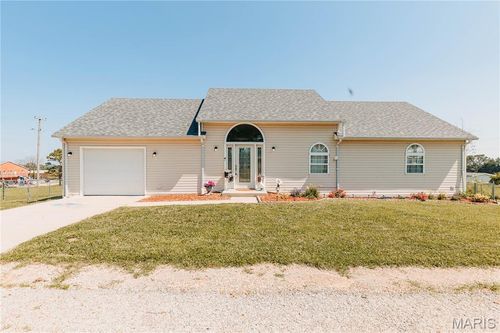 150 Cedar Circle Dr, Vienna, MO, 65582-9433 | Card Image