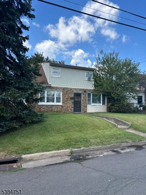 301 Huff Ave, Manville, NJ, 08835-2331 | Card Image