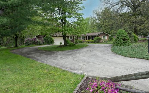 111 Patricia Dr, Beaver Falls, PA, 15010-1126 | Card Image
