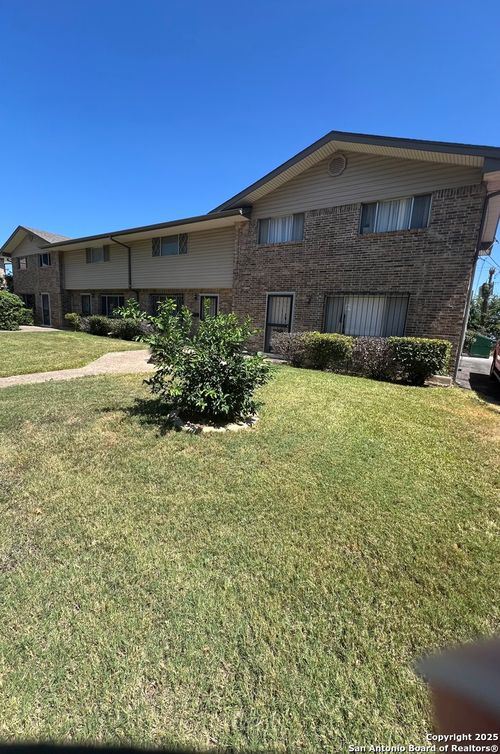 117 E Silver Sands Dr, San Antonio, TX, 78216-3528 | Card Image