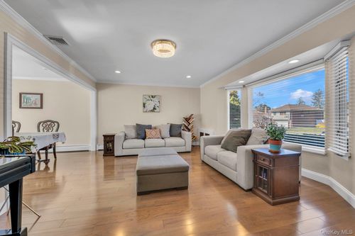 5 Hillvale Rd, Syosset, NY, 11791-6916 | Card Image