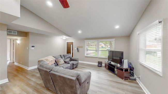 2305 Briarwood Ln, House other with 4 bedrooms, 3 bathrooms and null parking in Carrollton TX | Image 6