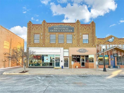 114 W Broadway Ave, Elk City, OK, 73644-4740 | Card Image