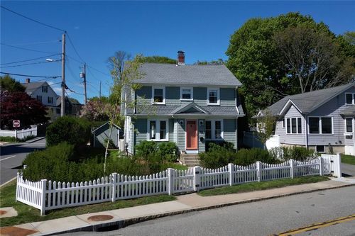58 Bliss Rd, Newport, RI, 02840-1846 | Card Image