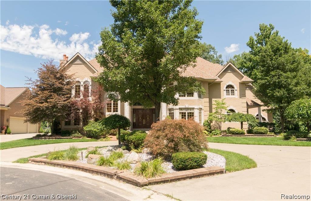 Cabri Ln, Dearborn Heights, MI 48127