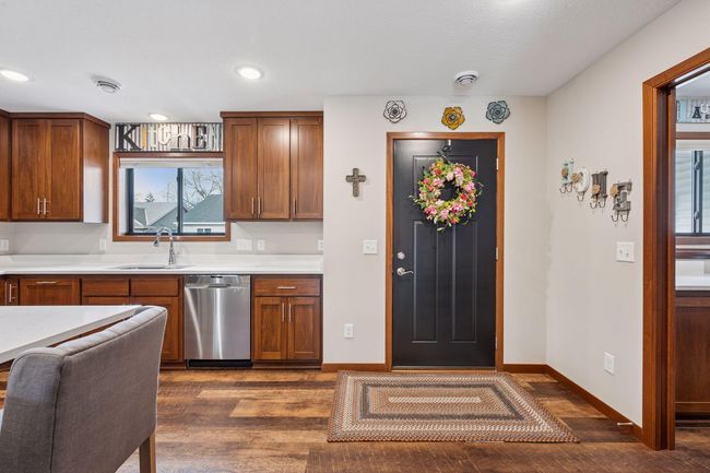 Front entry is spacious and welcoming | Image 4