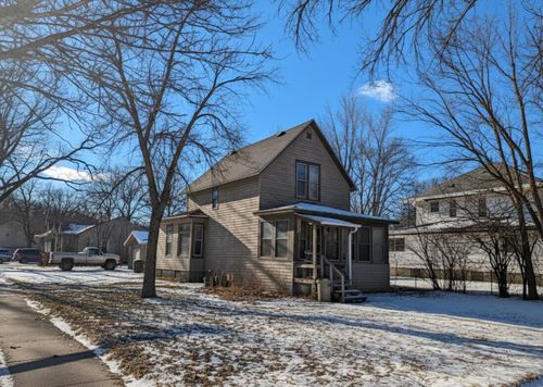 422 8th Ave Se, ABERDEEN, SD, 57401-6133 | Card Image