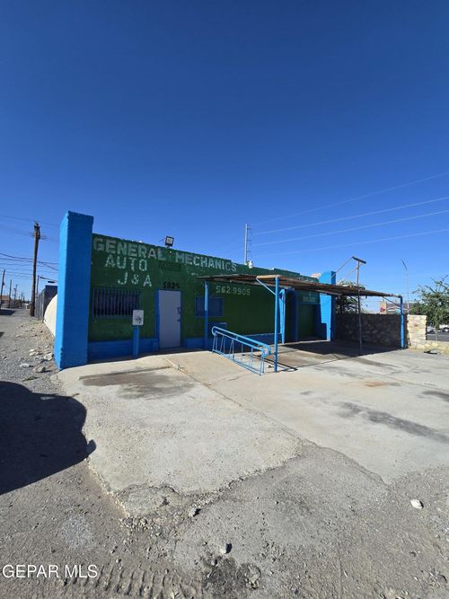 3925 Fred Wilson Ave, El Paso, TX, 79904-6103 | Card Image