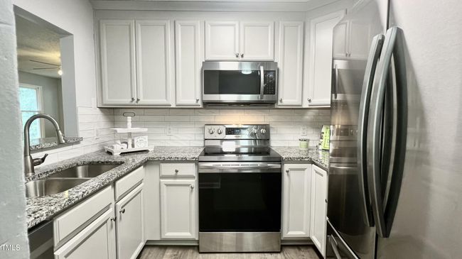 12 kitchen | Image 6