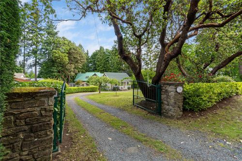 7316 Lantzville Rd, Lantzville, BC, V0R2H0 | Card Image