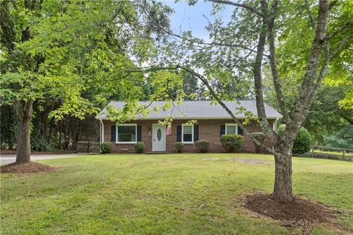 1055 Cresthaven Rd, Lewisville, NC, 27023-9723 | Card Image
