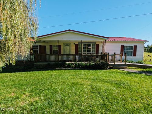 2674 S Of The Mountain Rd, Clintwood, VA, 24228-6751 | Card Image