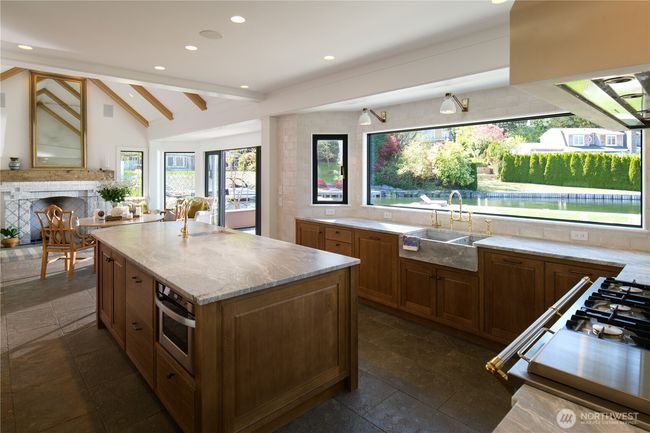 8580 Hunts Point Ln, House other with 5 bedrooms, 6 bathrooms and 3 parking in Hunts Point WA | Image 13